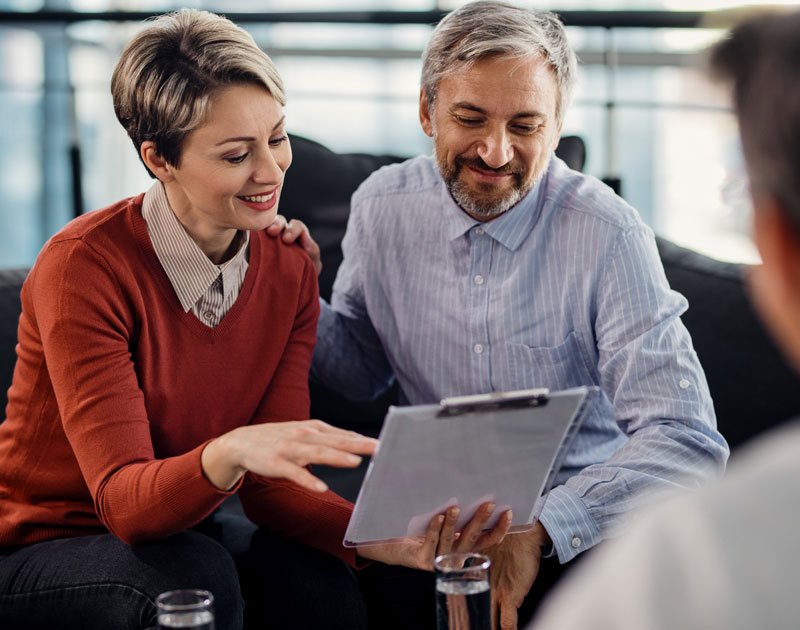 couple chez l'assureur